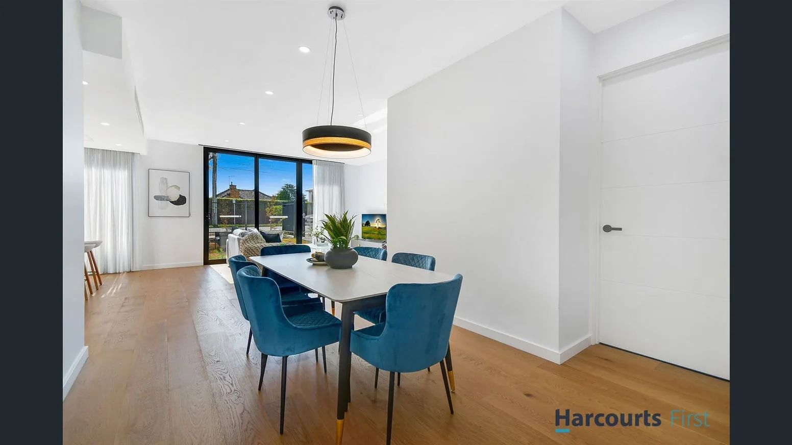 474B Bluff Road Hampton — interior